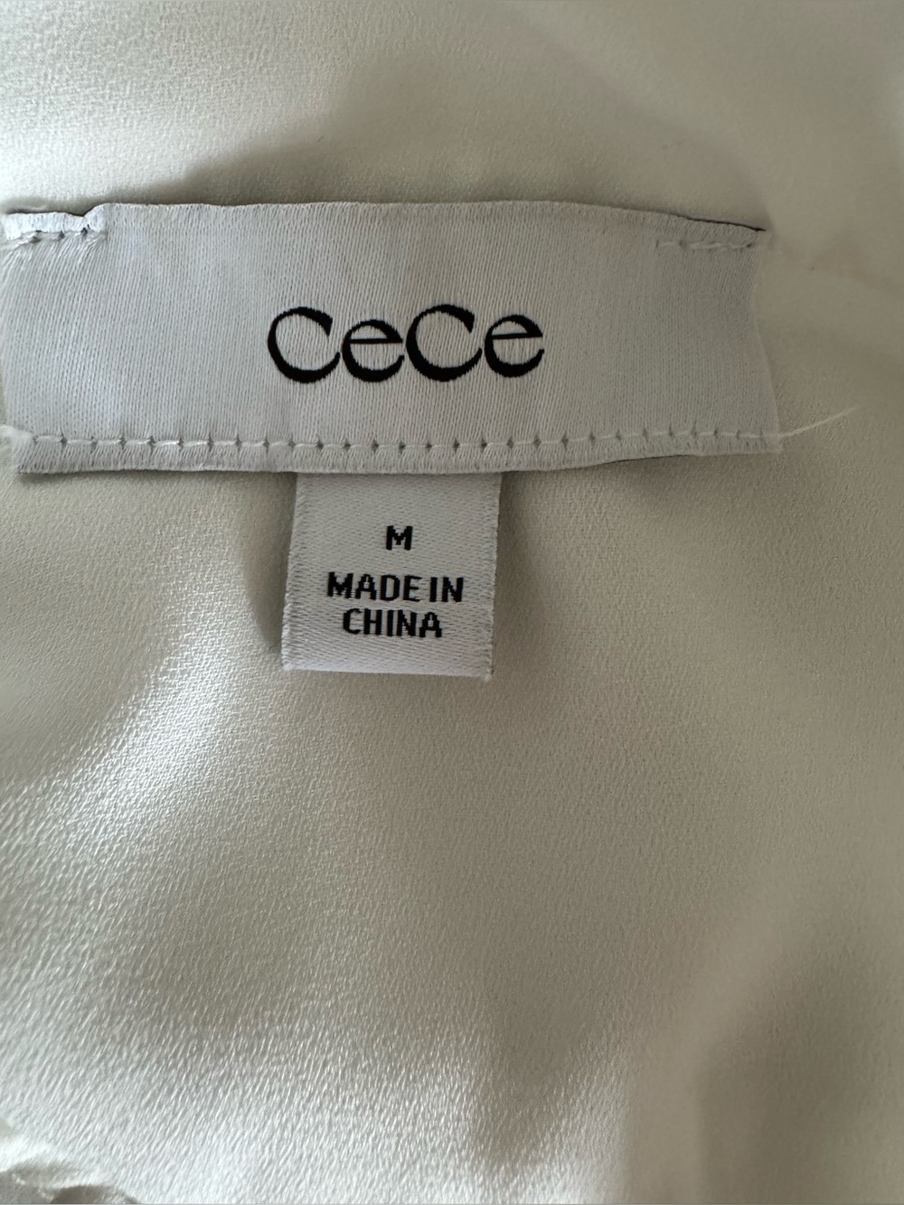 Cece cream lined blouse with hidden placket - Picture 6 of 7